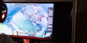 How Do Refresh Rates Affect Gaming Monitor Performance?